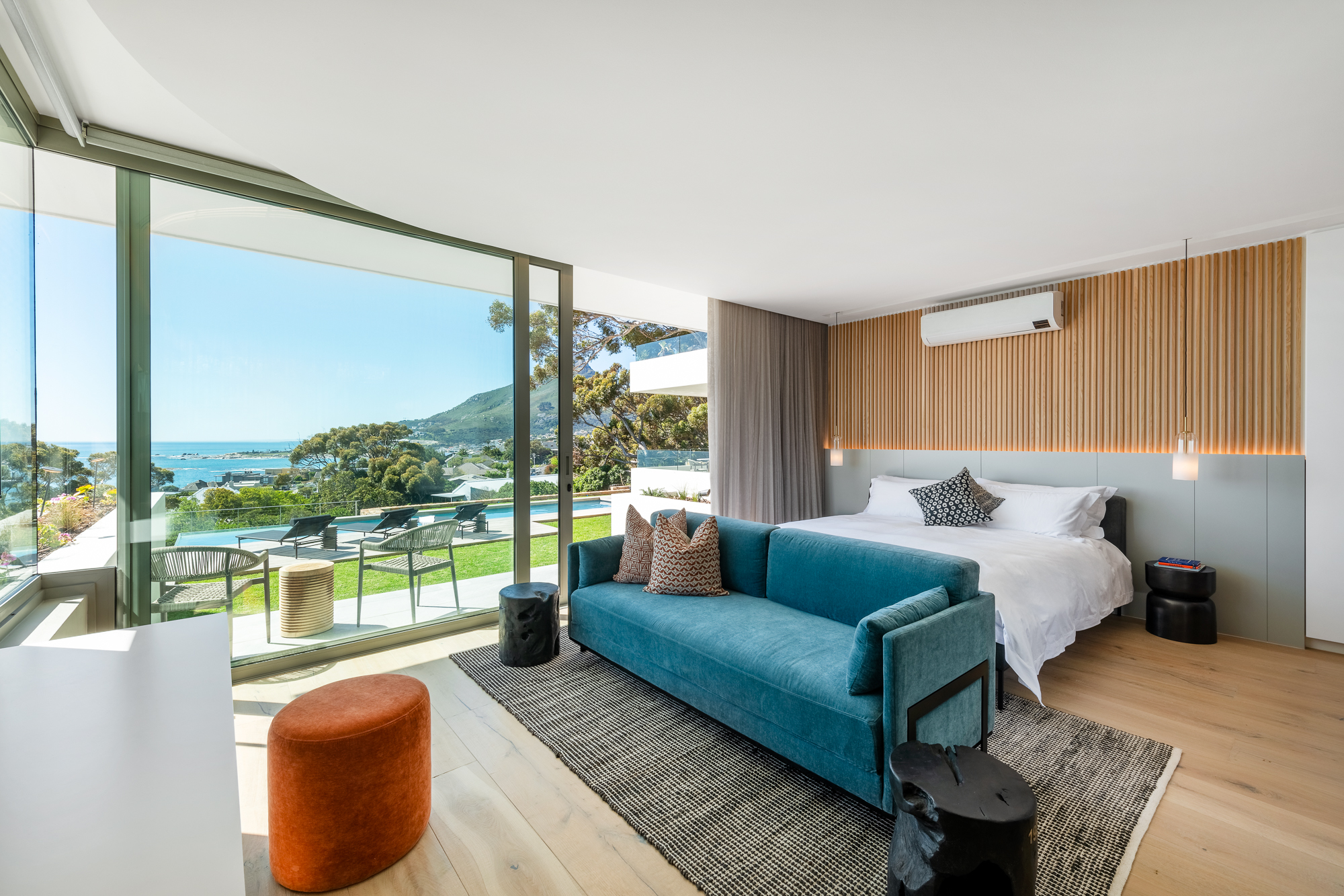 Mare Suite bedroom with panoramic sea view – Riva One, Camps Bay