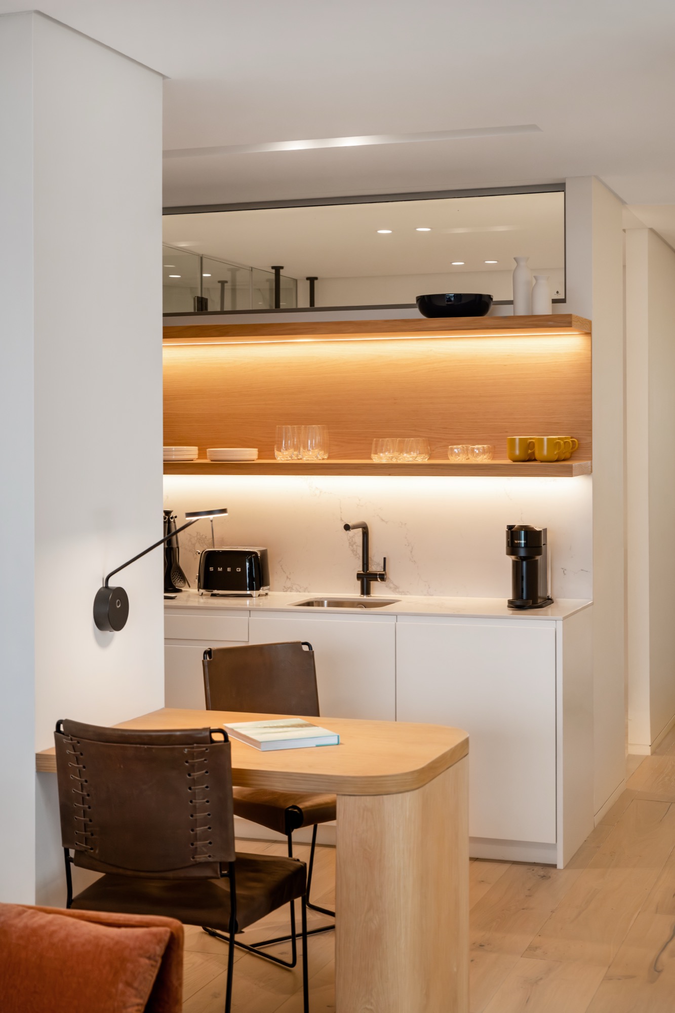 Sole Suite kitchenette counter with SMEG toaster and marble splashback – Riva One, Camps Bay